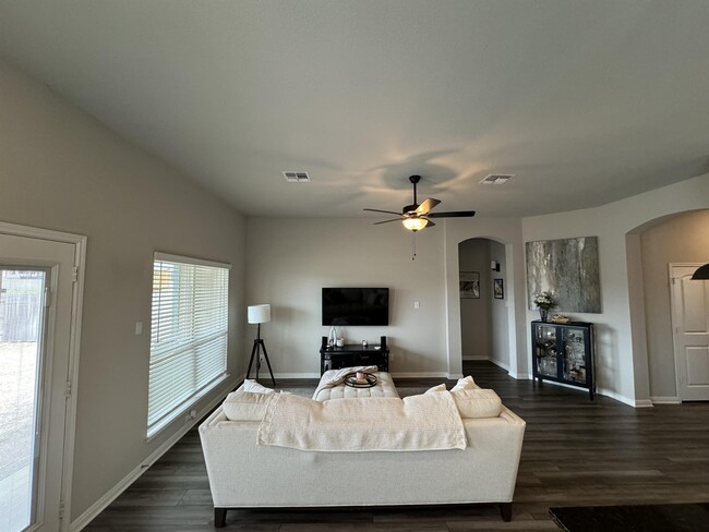 Photo - 8314 Stonehollow