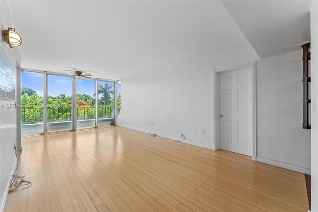 Photo - 2539 S Bayshore Dr Unit PH2F