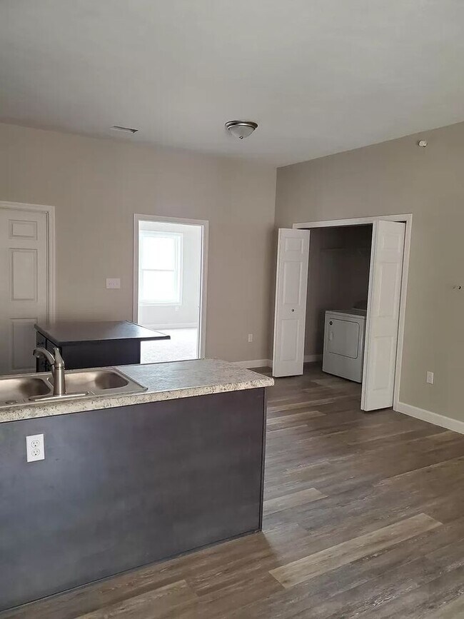 567 DuPont Rd Apartment Unit 8 WV