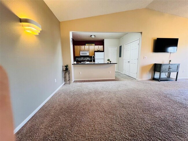 Photo - 2200 Classen Blvd Unidad 1132