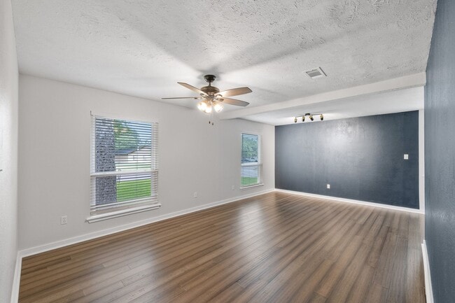 Photo - 1222 Haines Dr