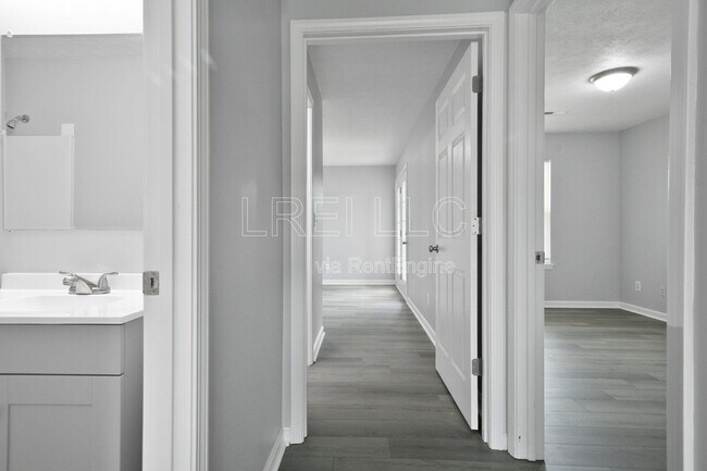 Photo - 300 Keeneland Dr Unit 2b