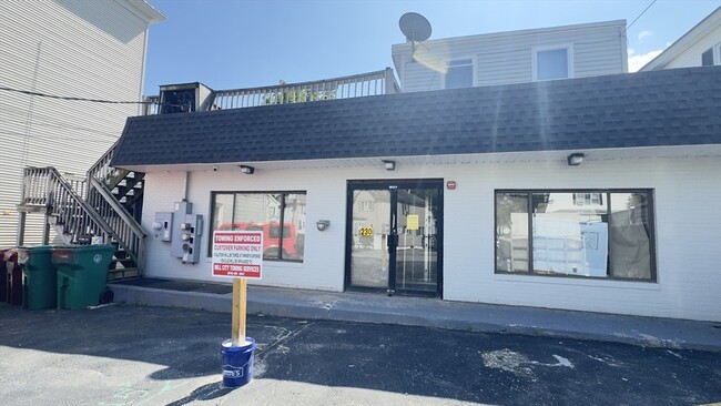 Building Photo - 230 Cumberland Rd Unit 1 Rental