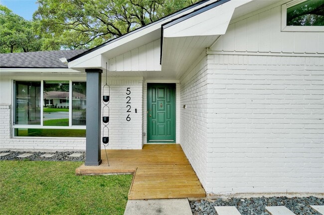 Photo - 5226 Kinglet St
