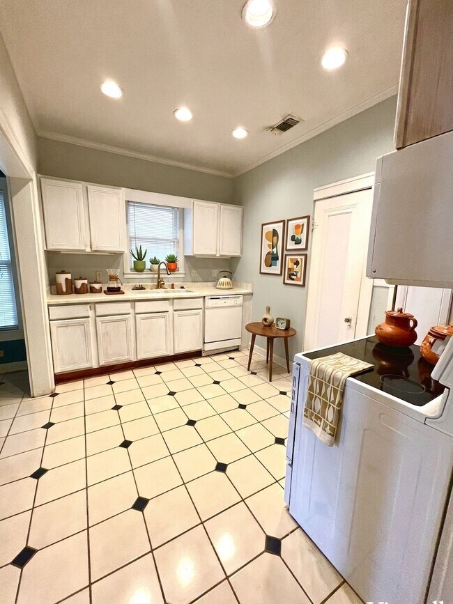 Photo - 307 Furr Dr