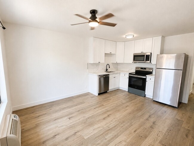 4218 46th St Unit 10