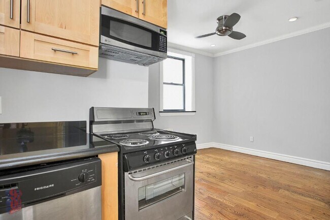 Building Photo - 330 E 35th St Unit 32 Rental