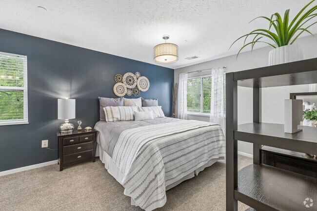 2BR, 2A - 1,000SF - Primary Bedroom