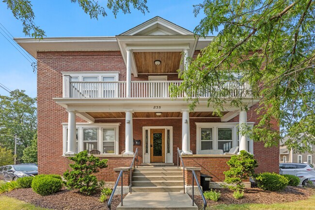 Photo - 835 Cherry St SE