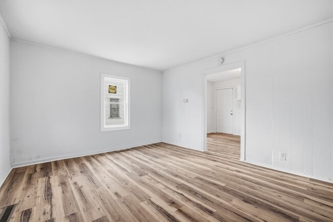 Building Photo - 1614 W 18th St