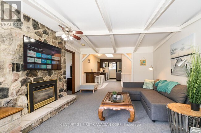 Photo - 7585 Biddulph St