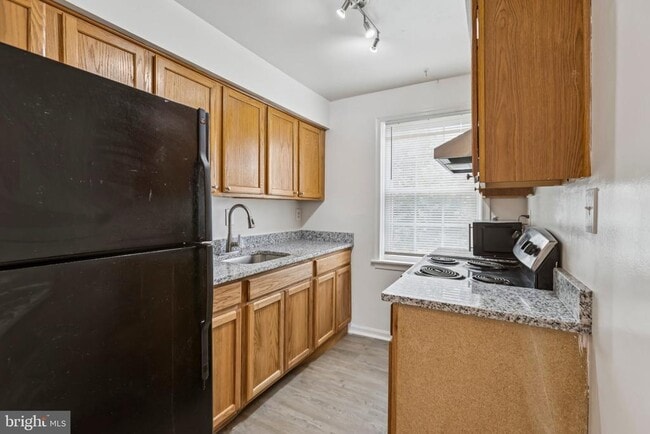 Photo - 2008 Fort Davis St SE Unit 202
