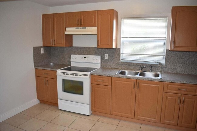 Photo - 1226 N A St