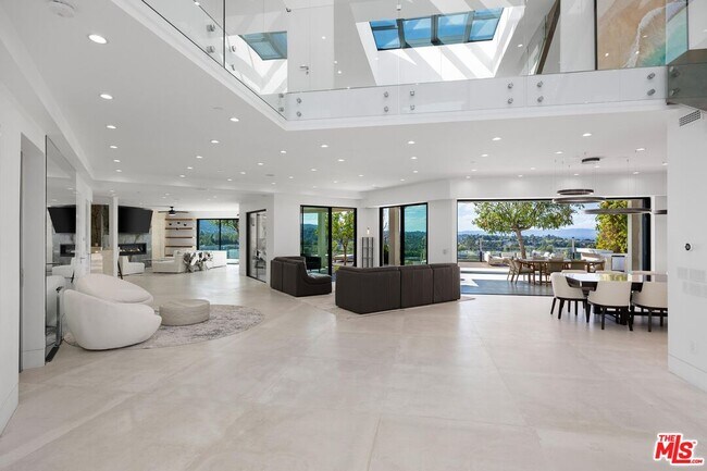 Photo - 3911 Cody Rd