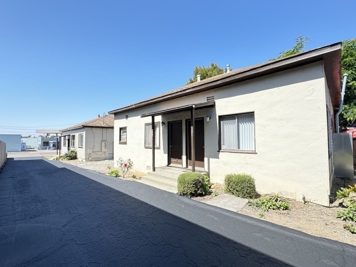 Photo - 3432  1361-1371 Paso Robles Unidad 1367