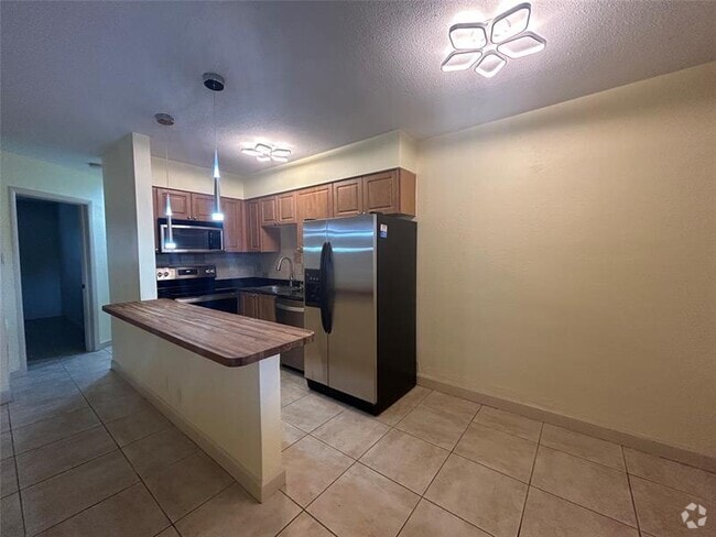 Building Photo - 2607 NE 8th Ave Unit 24 Rental