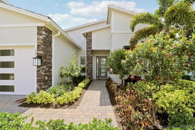 10909 Stellar Cir