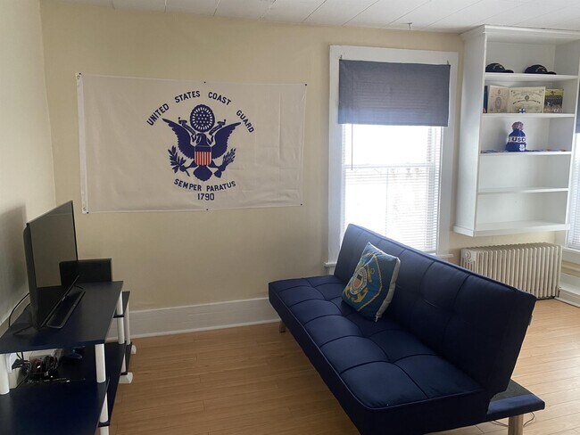 111 Maple St Unit 4