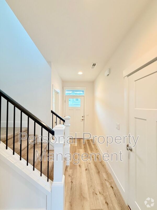 Building Photo - 8617 N 3rd Way Rental