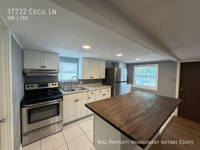 Photo - 37732 Cecil Ln