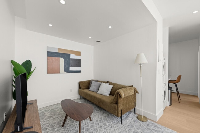 Building Photo - 19-23 Saint Marks Place-SI ID1499939P Unit SI ID1499939P