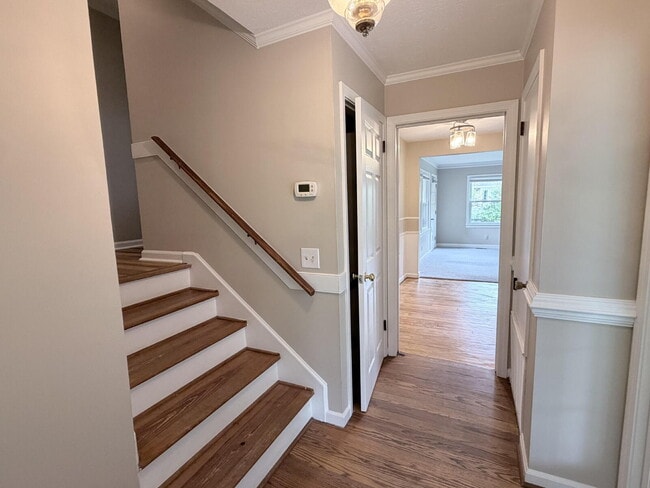 Photo - 725 Wildflower Ln