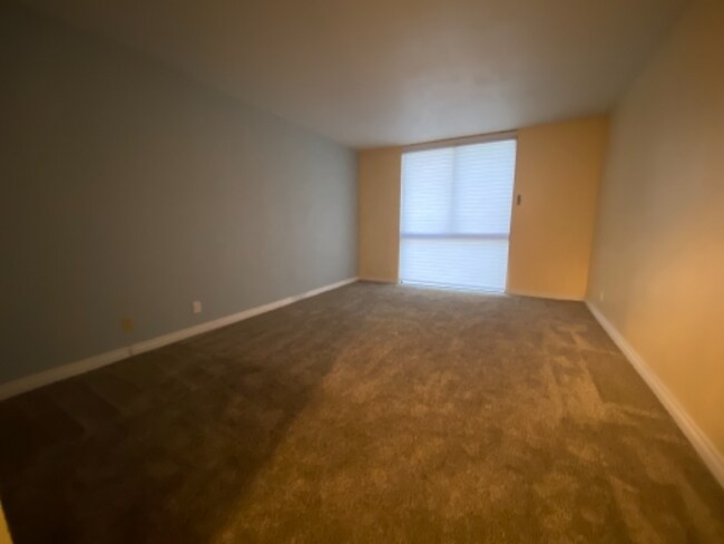 Photo - 3930 University Center Dr Unidad #60