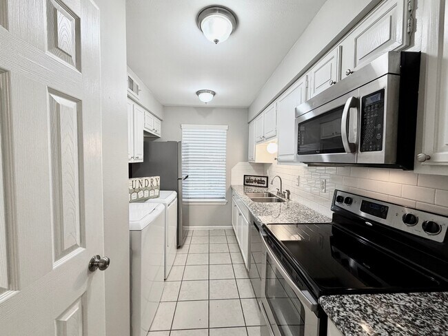 Photo - 7913 Ellinger Ln