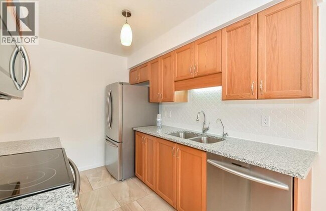 Photo - 85 Bankside Dr