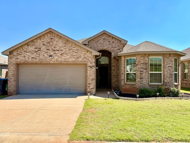 Building Photo - Beautiful 4 Bed 2 Bath in Mustang Schools