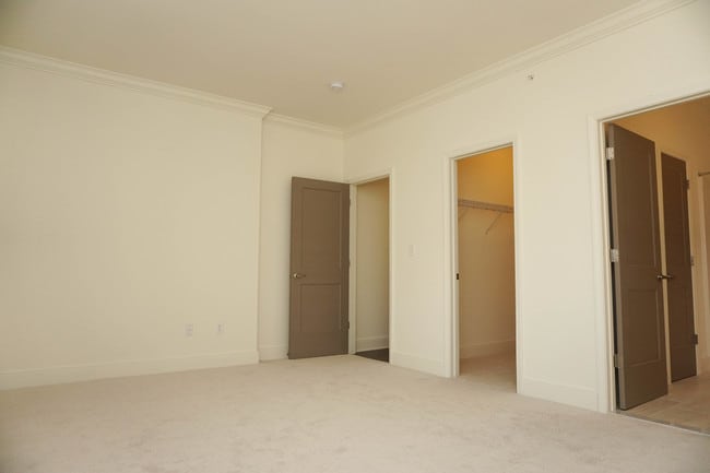 Photo - 260 Old Loudon Rd