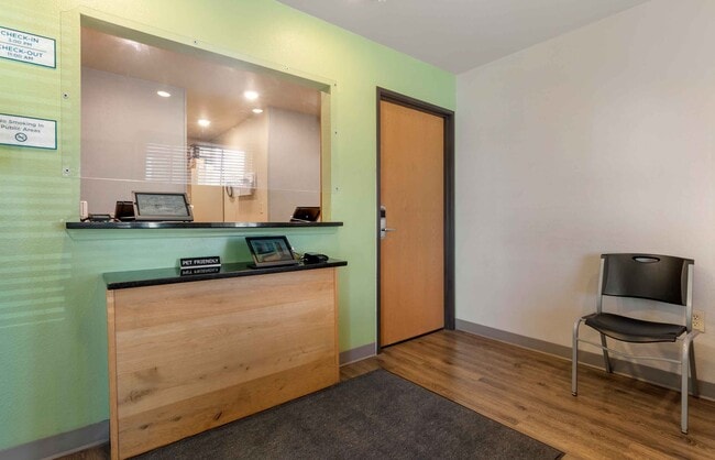 Furnished Studio-Kansas City - South - I-49