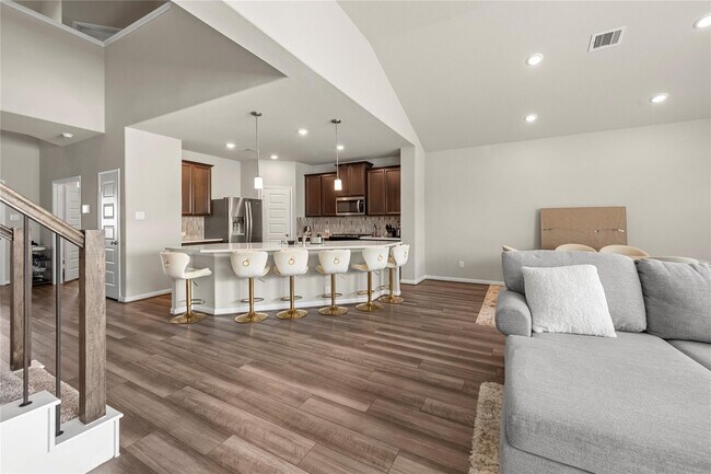 Photo - 618 Ellwood Terrace Ln