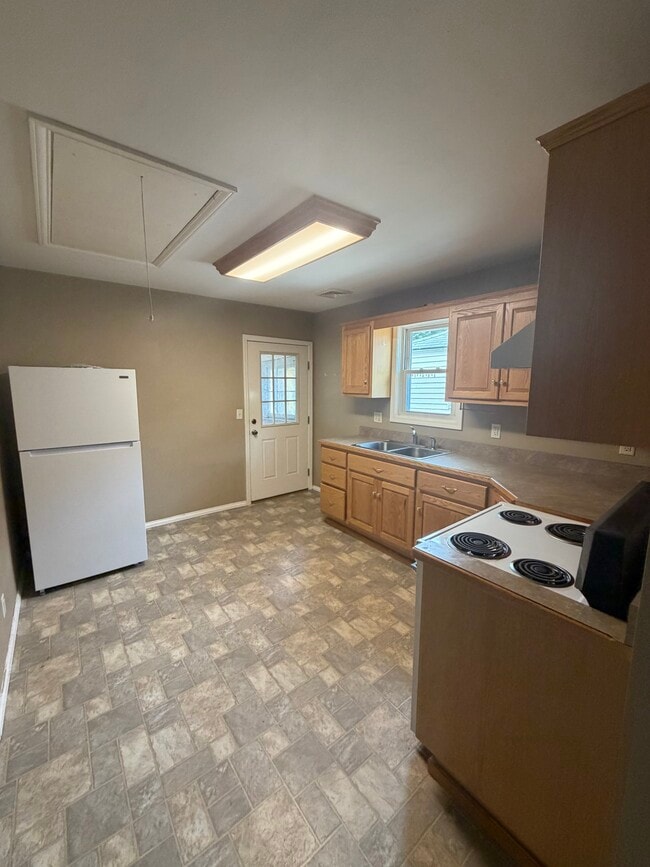 24 8th St Unidad 24 upstairs