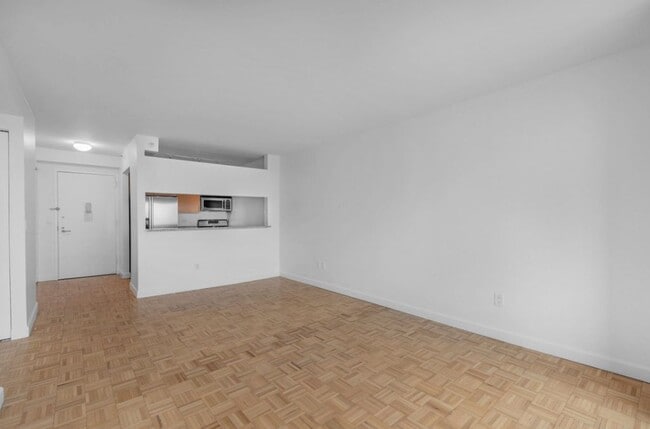 Building Photo - 221 E 72nd St Rental