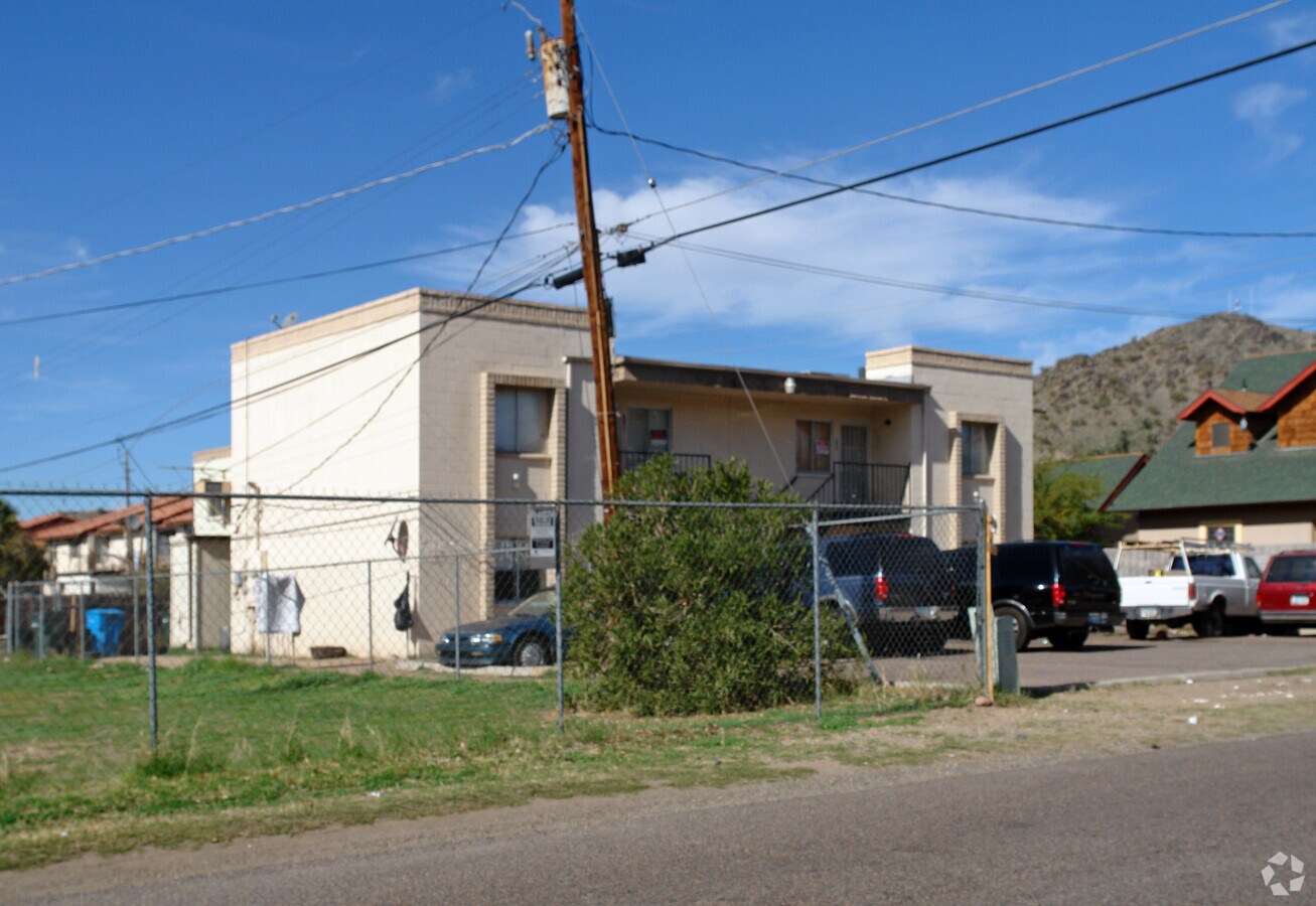 Photo - 9514 N 8th St