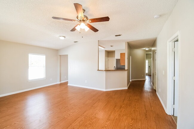Photo - 7533 International Village Dr