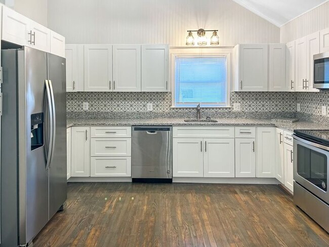 Photo - 974 Crystal Rock Rd