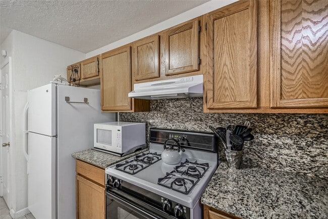 Photo - 1320 Avenue L