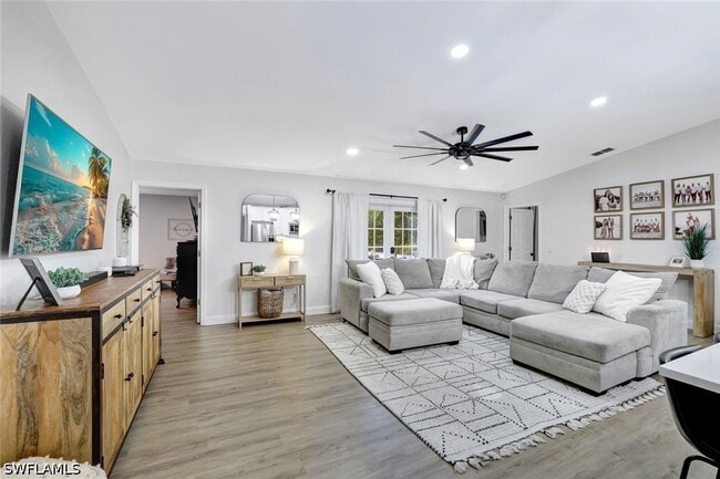 Photo - 231 16th St NE