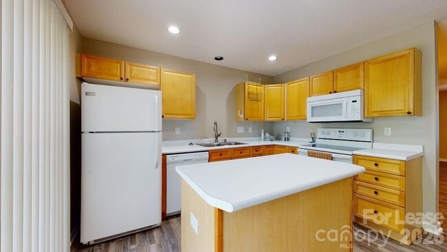 Photo - 670 Emerald Cove Dr