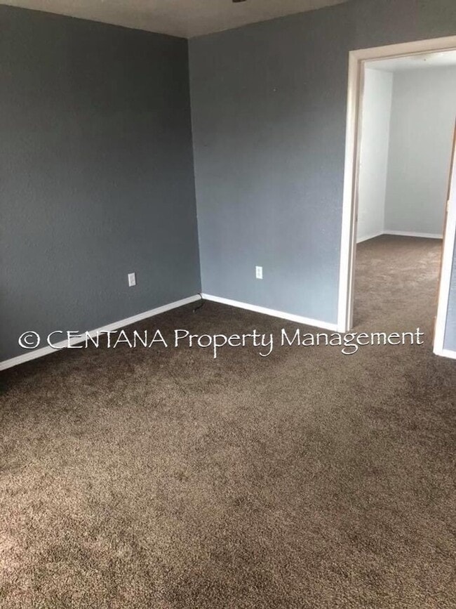 Photo - 1119 W Broadway St Unit Upstairs