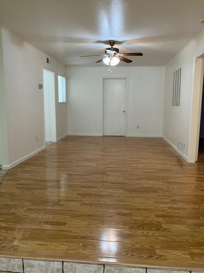 Photo - 1704 Ellison Dr