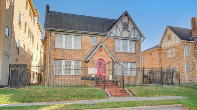 Building Photo - 401 W Clay St Unit 4