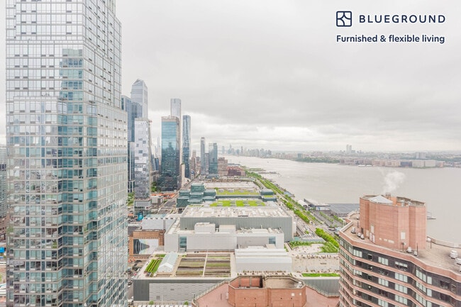 Photo - 635 W 42nd St Unidad FL44-ID1475