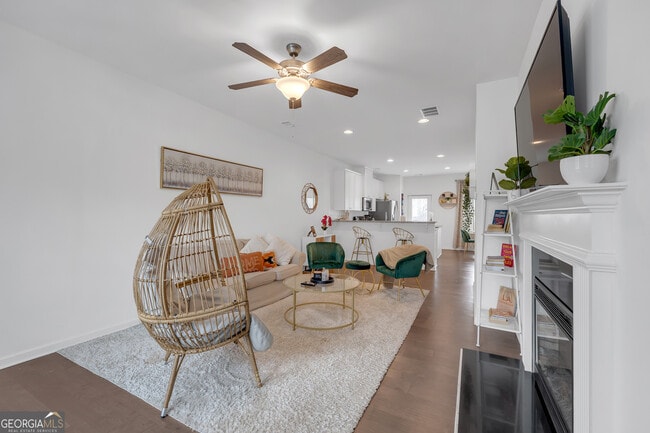 Photo - 909 Ambient Way