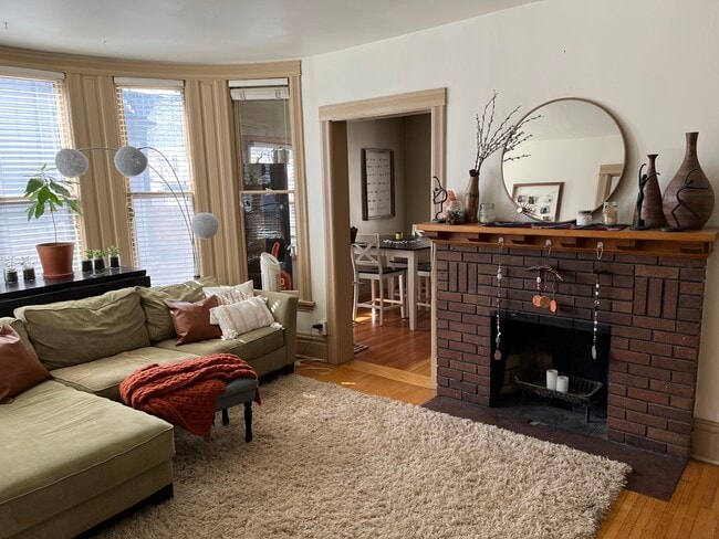 Photo - 2744 Fremont Ave S Unidad 1