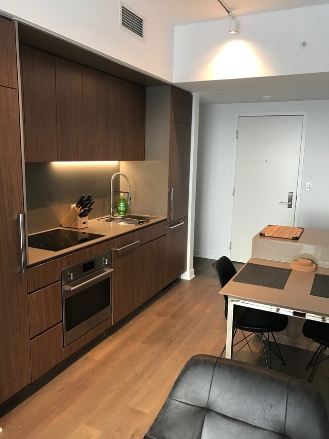 Photo - 1288 Av. des Canadiens-de-Montréal