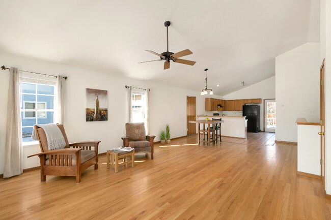 Photo - 27 Arancia Dr