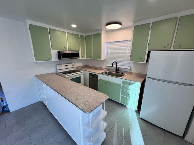 Photo - 1261 Walnut Ave